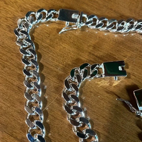 New heavy bracelet and necklace set - Picture 3 of 6